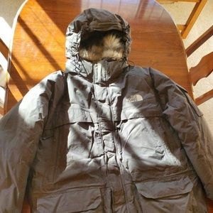 Gray Furlined Northface Coat - 3XL Men’s